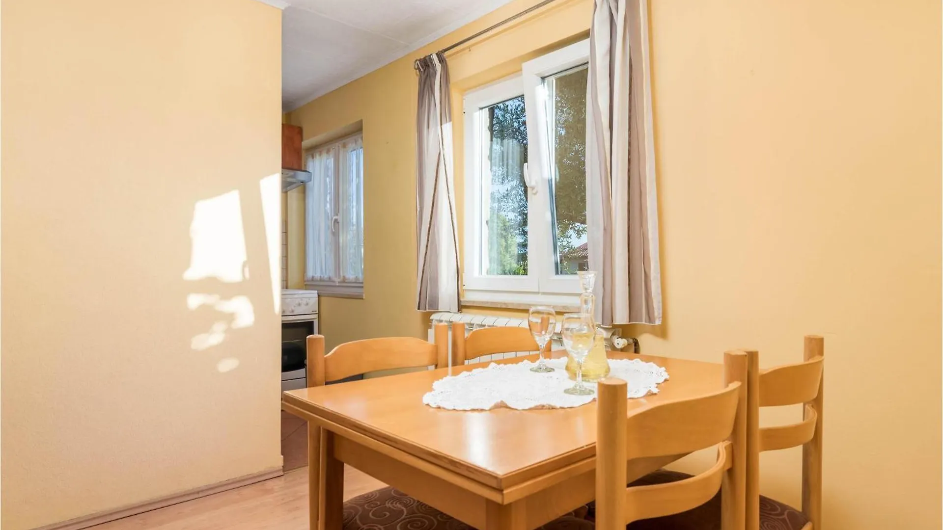 Stunning Apartment In Lovran With Kitchen
